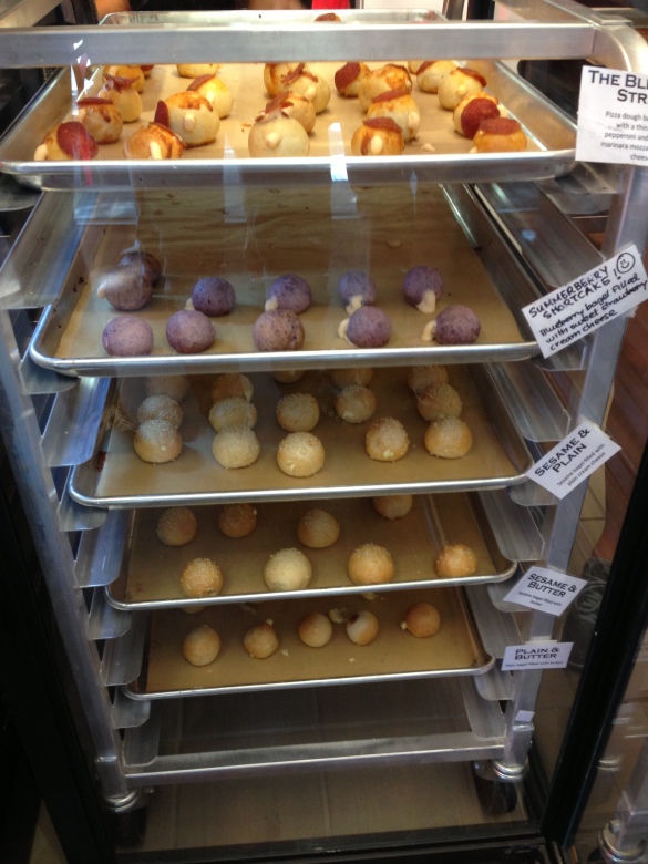 What Bantam lacks in space, it makes up for in variety -- myriad mini bagel balls on display.